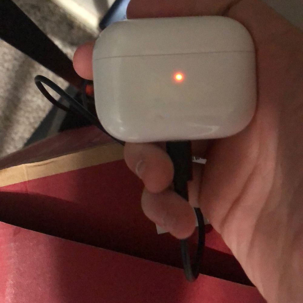 Used apple AirPod case